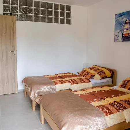 Apartment Siraly *